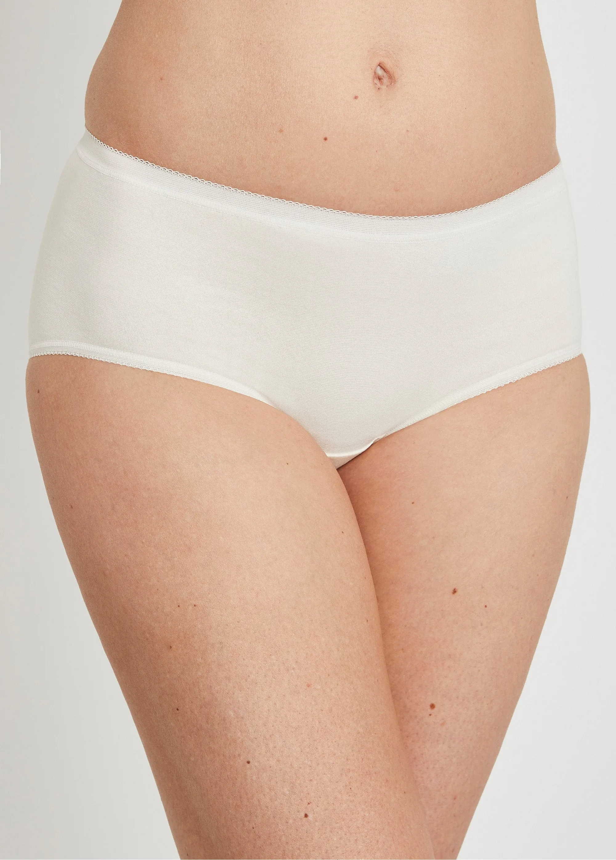 Culotte taille normale galbante - lot de 3   1 GRATUITE