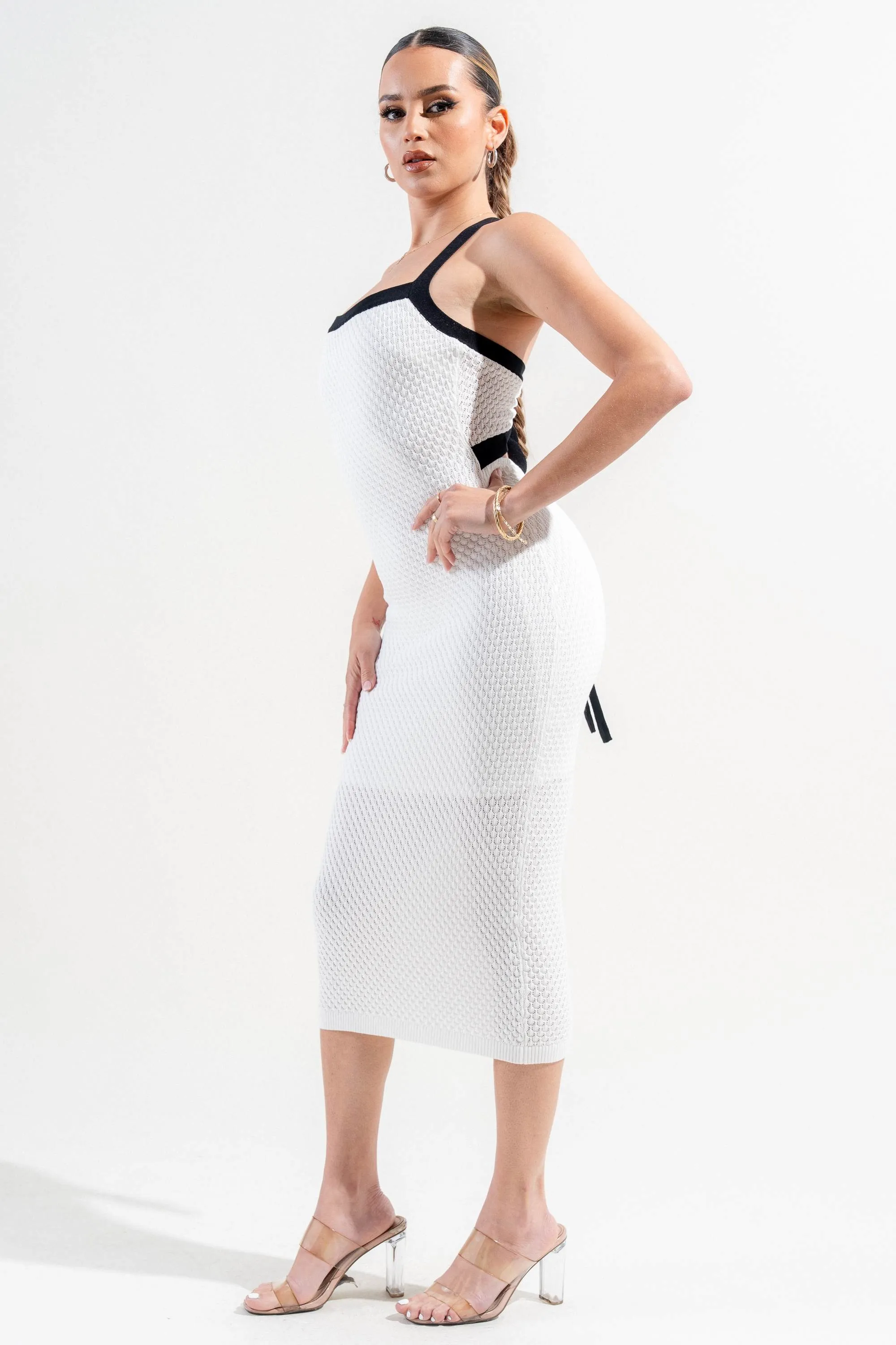 PDKS78699B-W / SWEATER KNIT BACK CUT OUT TIE DETAIL MIDI DRESS