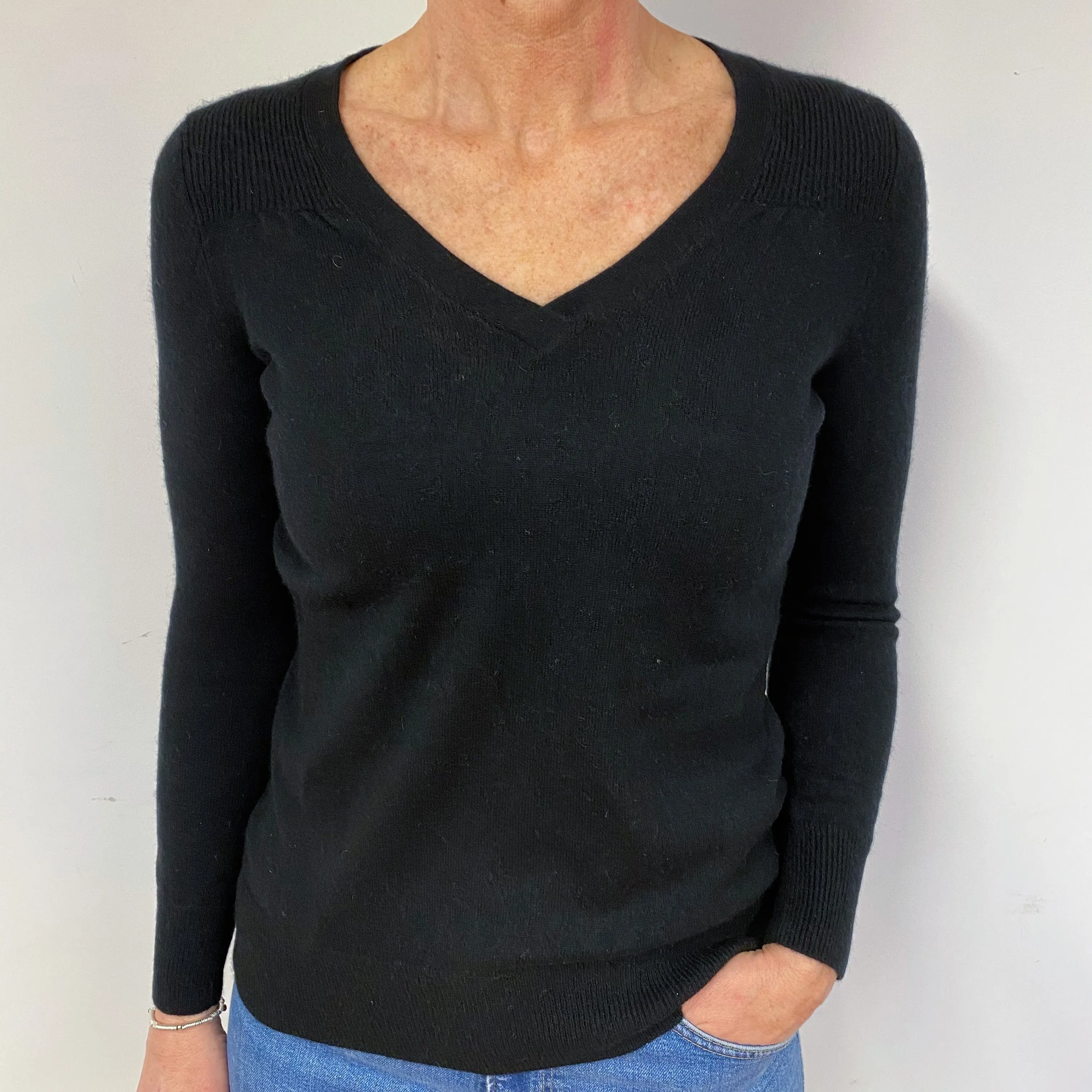Slim Black Cashmere V-Neck Jumper Medium