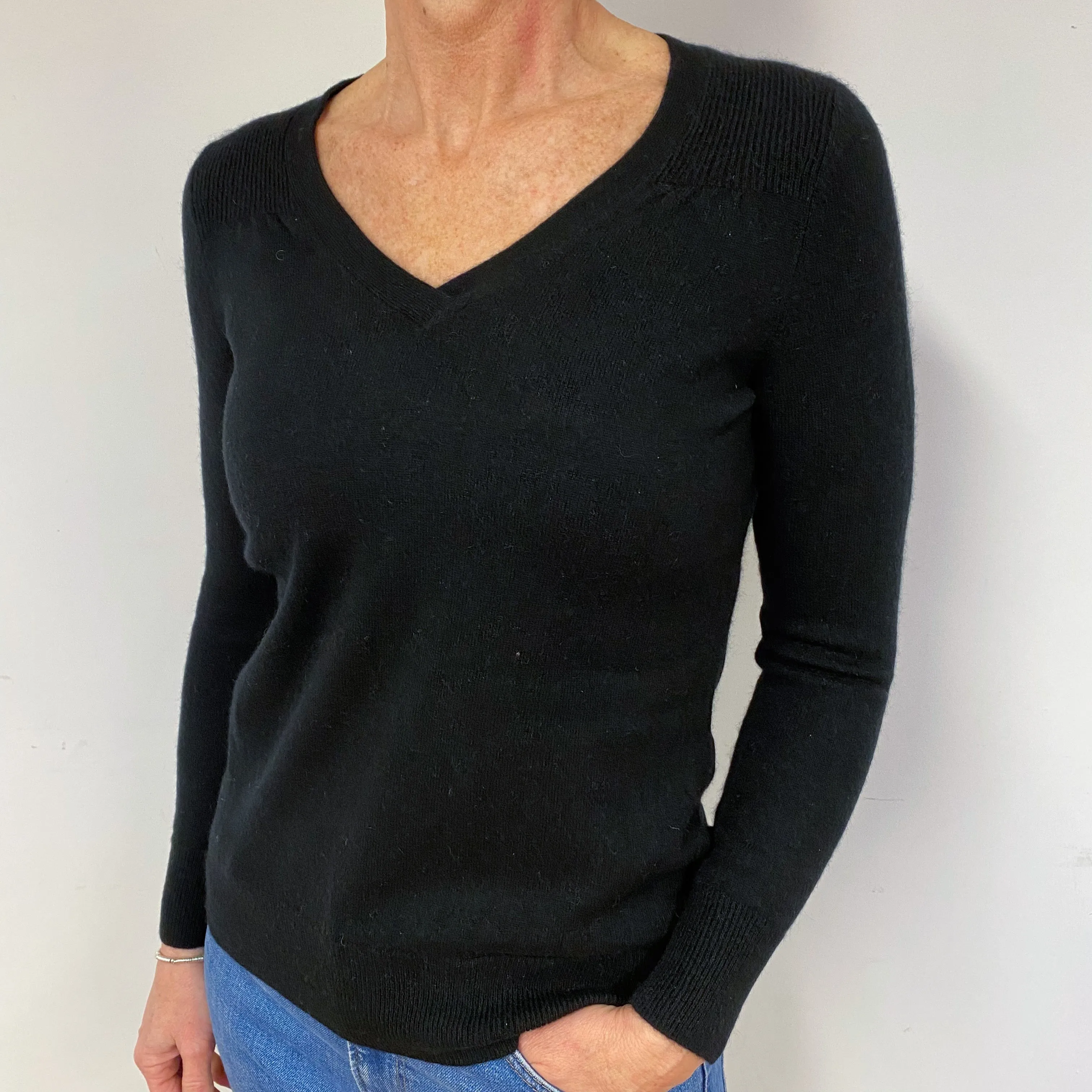 Slim Black Cashmere V-Neck Jumper Medium
